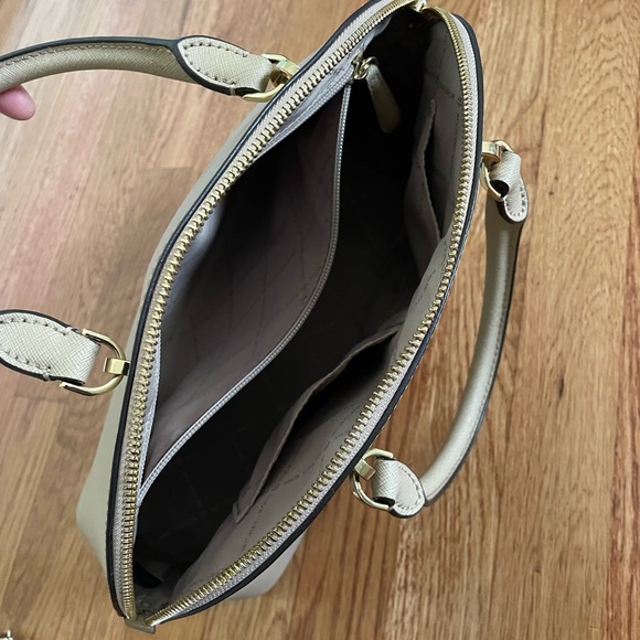 Michael Kors Bag - Picture 7 of 7